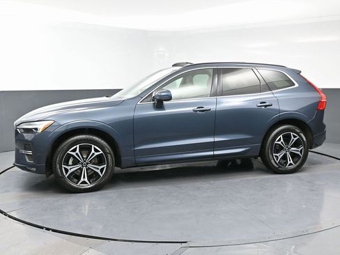 Used 2022 Volvo XC60 B5 Momentum w/ Climate Package image 6