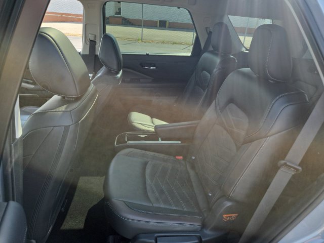 Used 2023 Nissan Pathfinder Platinum AWD/4WD image 23