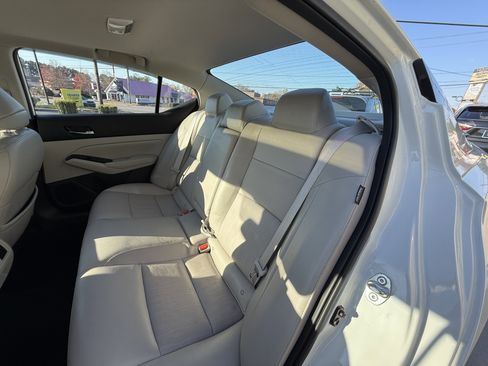 Used 2021 Nissan Altima 2.5 Platinum image 31