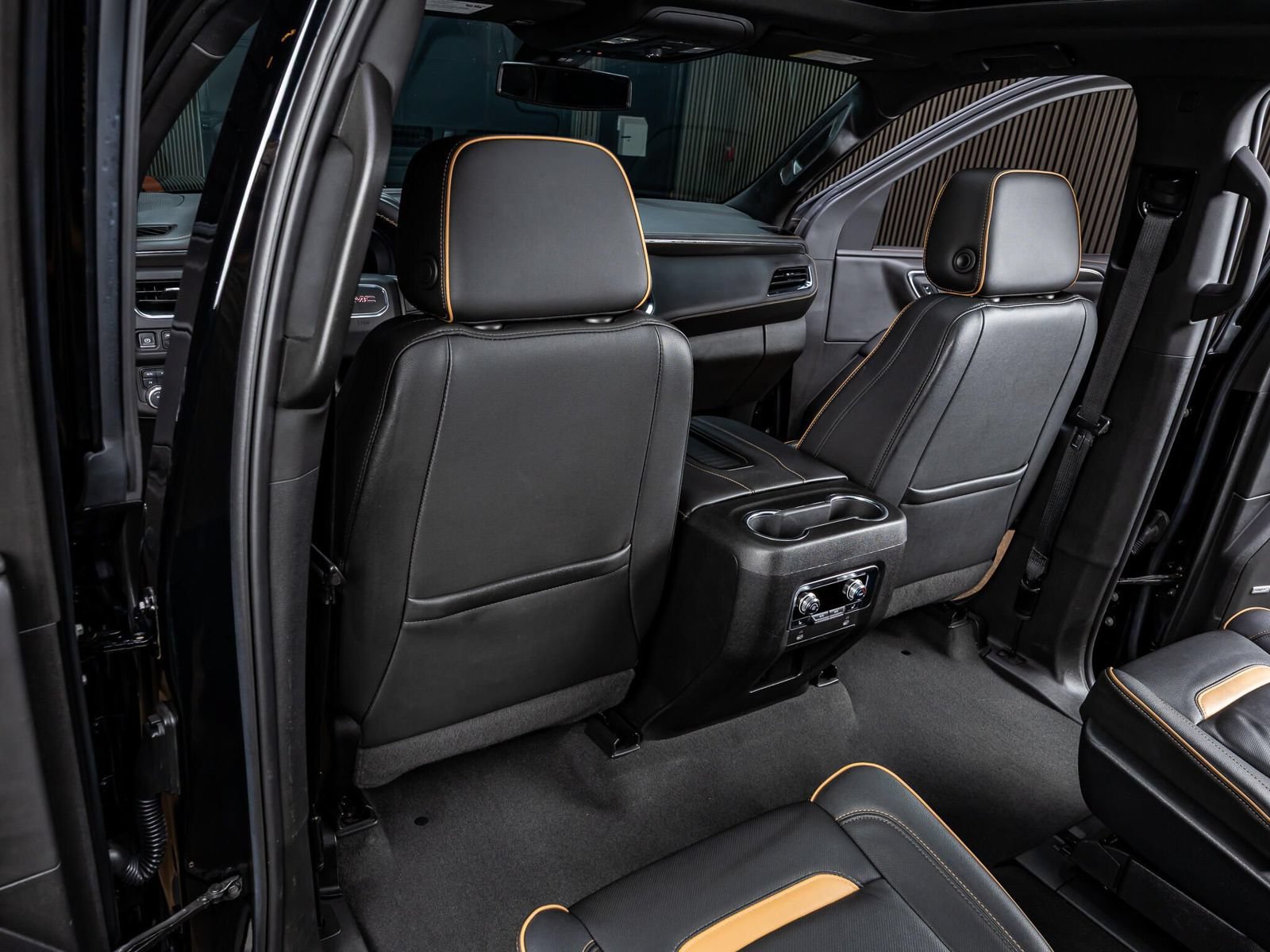 Used 2022 GMC Yukon AT4 AWD/4WD image 31