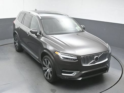 Certified 2023 Volvo XC90 B6 Ultimate w/ Protection Package Premier AWD/4WD image 44