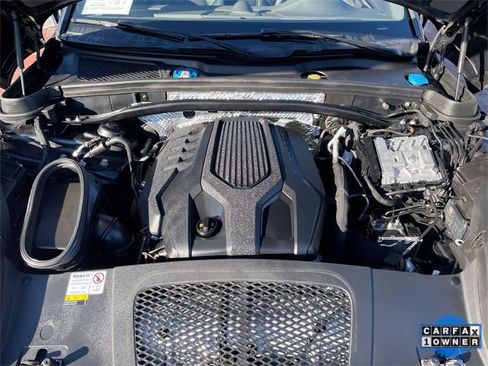 Used 2023 Porsche Macan image 30