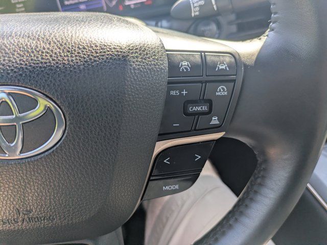 Used 2023 Toyota Crown AWD/4WD image 23
