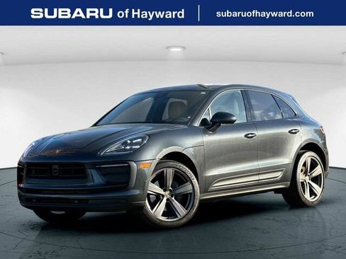 Used 2024 Porsche Macan w/ Premium Plus Package AWD/4WD image 1