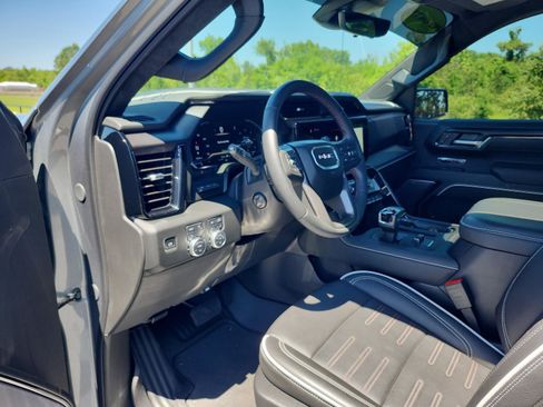 Used 2025 GMC Sierra 1500 AT4X AWD/4WD image 19