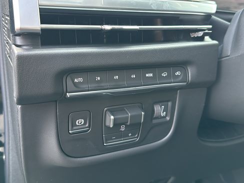 New 2026 Cadillac Escalade Luxury image 13