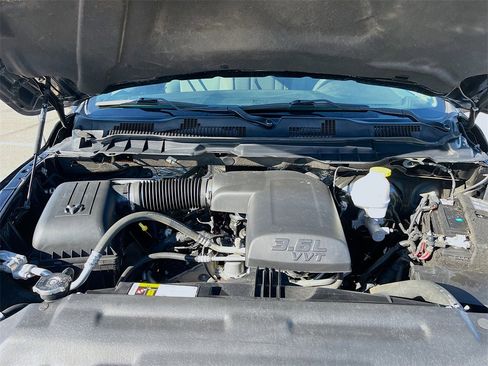 Used 2022 RAM 1500 Classic SLT w/ Electronics Group image 30