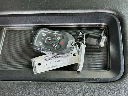 Used 2019 Chevrolet Suburban LT w/ Luxury Package AWD/4WD image 35