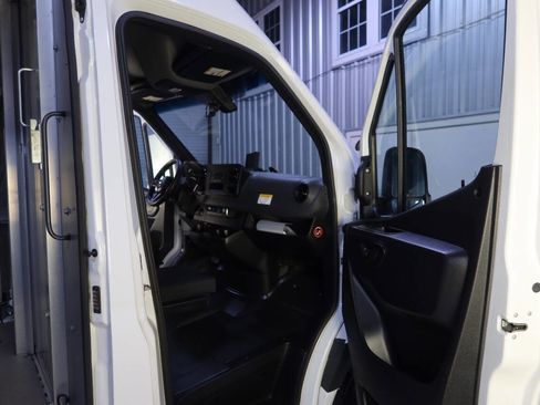 Used 2020 Mercedes-Benz Sprinter 2500 w/ Driver Convenience Package image 11