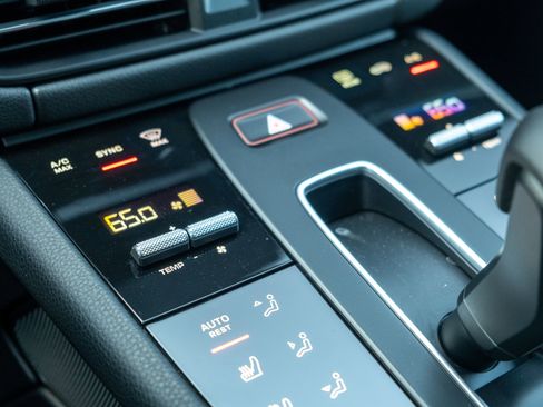 Certified 2026 Porsche Macan AWD/4WD image 26