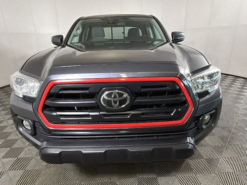 Used 2019 Toyota Tacoma SR w/ SR Convenience Package AWD/4WD image 7