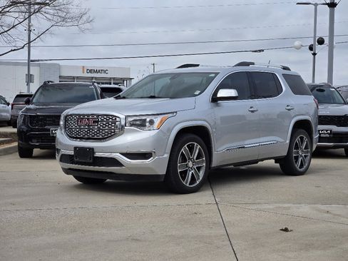 Used 2019 GMC Acadia Denali w/ Technology Package image 2