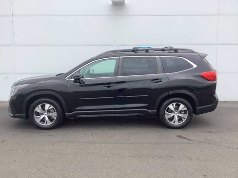 Used 2023 Subaru Ascent Premium w/ Convenience Package image 2