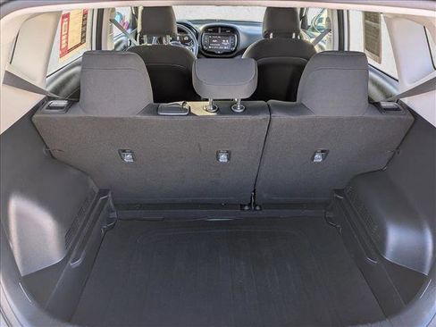 Used 2023 Kia Soul LX w/ LX Technology Package FWD image 18