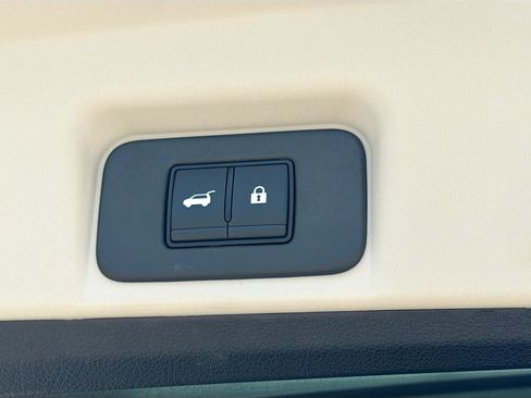 Used 2024 Nissan Ariya FWD image 13