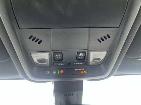 Used 2023 Chevrolet Equinox RS w/ RS Leather Package FWD image 22