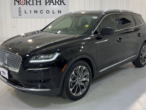 Used 2023 Lincoln Nautilus Reserve w/ Luxury Package image 5