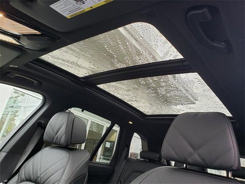 New 2026 BMW X5 M60i image 21