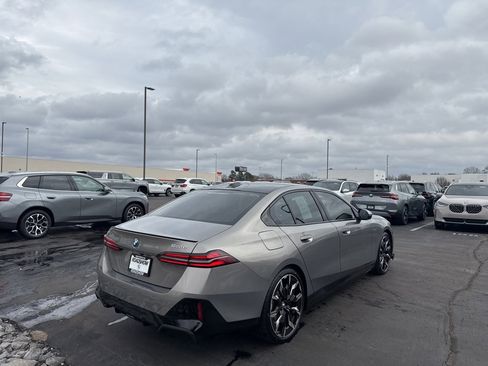 Used 2026 BMW 550e xDrive image 5