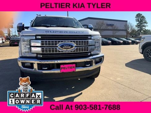 Used 2018 Ford F250 Platinum w/ Platinum Ultimate Package image 2