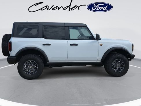 New 2025 Ford Bronco Badlands image 11