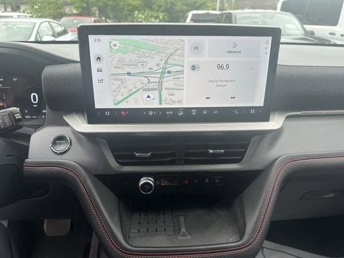 Used 2025 Ford Explorer ST image 18