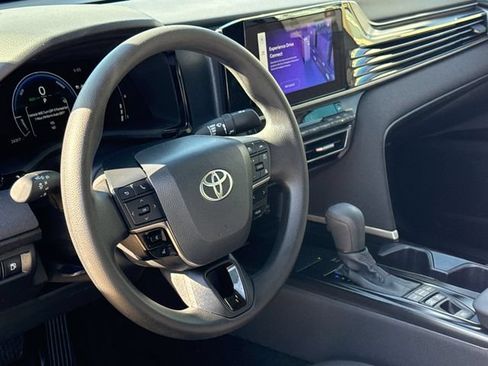 Used 2025 Toyota Camry LE w/ Convenience Package FWD image 17