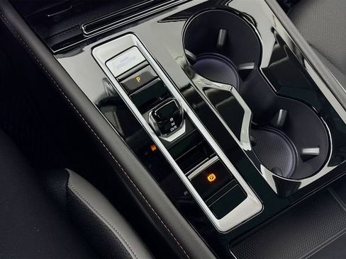 New 2026 Volkswagen Atlas Peak Edition image 17