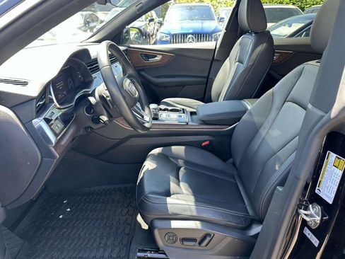 Used 2019 Audi Q8 Premium Plus w/ Premium Plus AWD/4WD image 17