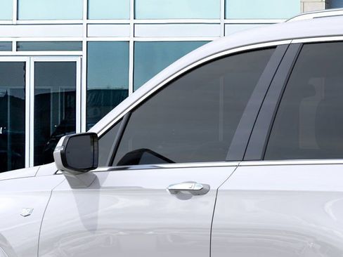 New 2025 Cadillac XT6 Luxury image 12