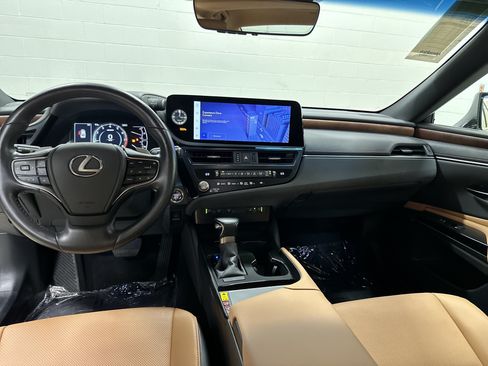 Used 2025 Lexus ES 350 w/ Premium Package FWD image 29