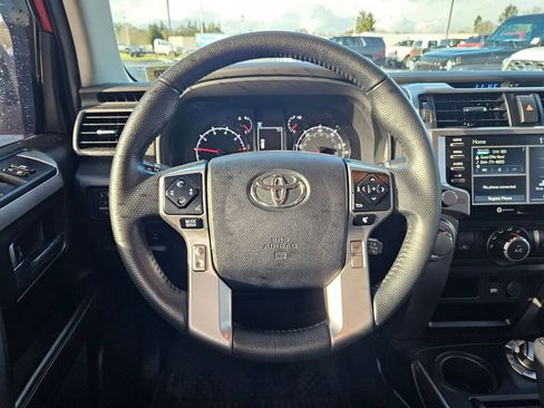 Used 2022 Toyota 4Runner SR5 image 15