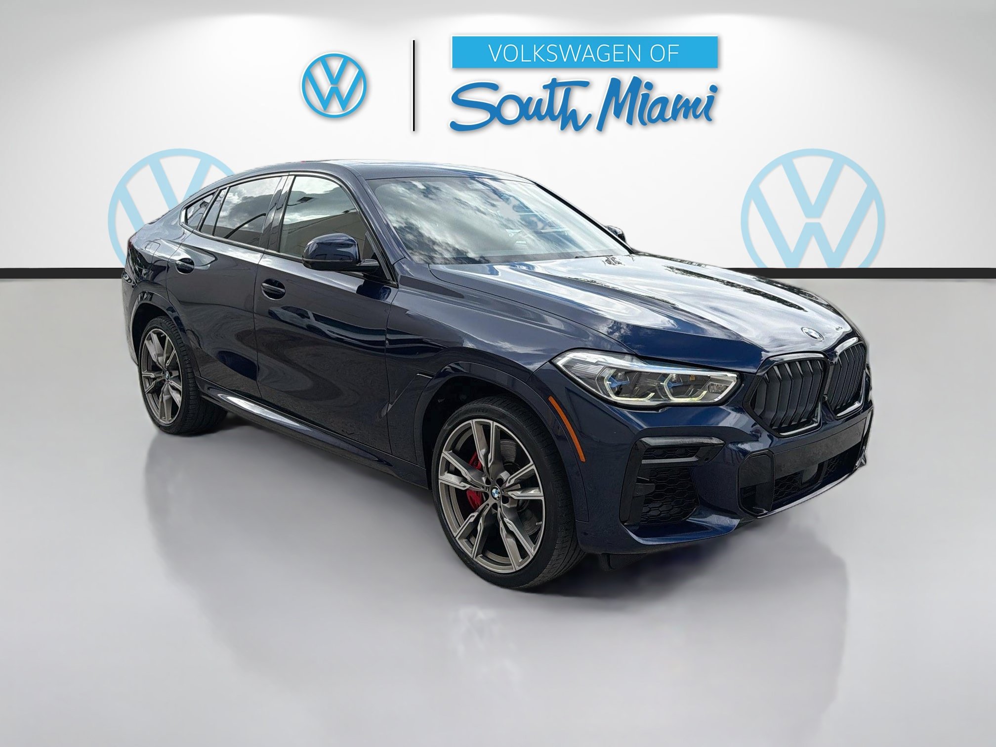 Used 2022 BMW X6 M50i w/ Executive Package AWD/4WD image 1