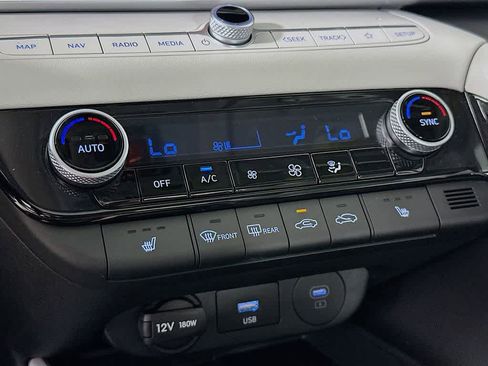 Used 2026 Hyundai Elantra Limited w/ Cargo Package image 15