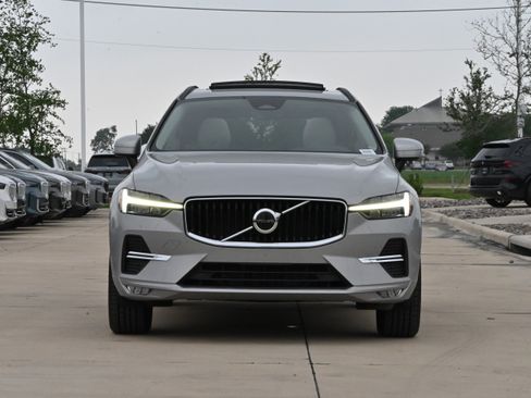 Used 2022 Volvo XC60 B5 Momentum w/ Protection Package Premier FWD image 3