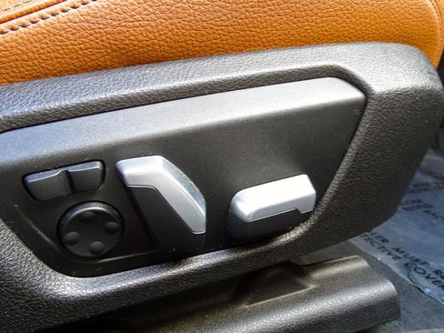 Used 2017 BMW 330i xDrive Sedan image 16