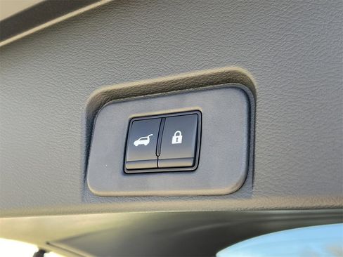 Certified 2025 Nissan Rogue Platinum w/ Tech Package image 29