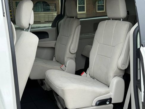 Used 2011 Dodge Grand Caravan Mainstreet FWD image 15