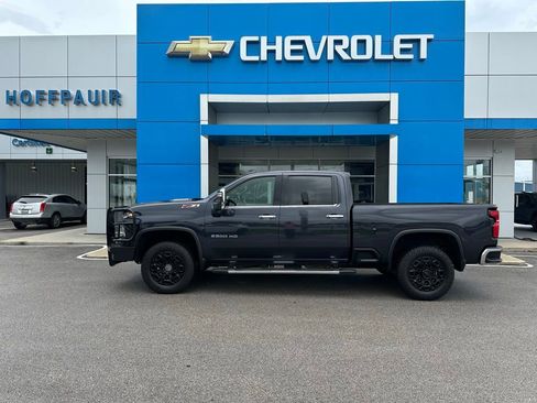 Used 2024 Chevrolet Silverado 2500 LTZ w/ LTZ Convenience Package AWD/4WD image 8
