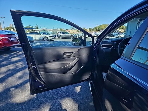 Used 2022 Toyota Corolla LE image 15