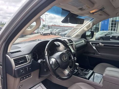 Used 2021 Lexus GX 460 Premium w/ Premium Package AWD/4WD image 14
