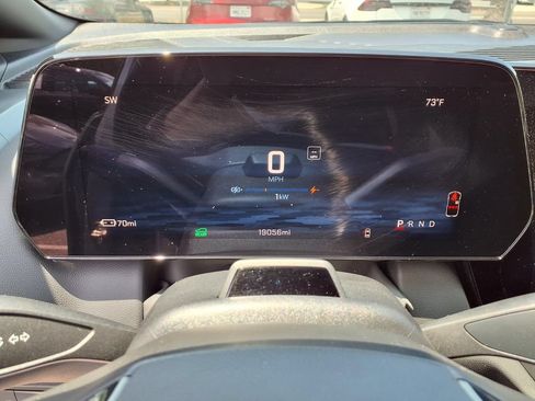 Certified 2024 Chevrolet Equinox EV RS FWD image 11