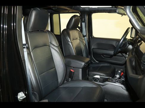 Used 2021 Jeep Wrangler Unlimited Sahara image 26