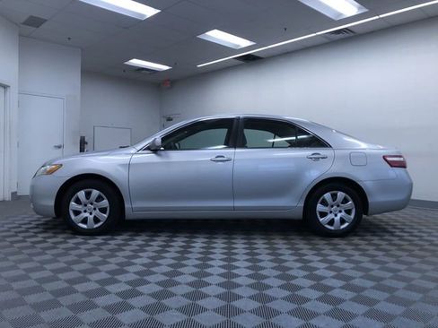 Used 2009 Toyota Camry LE image 12