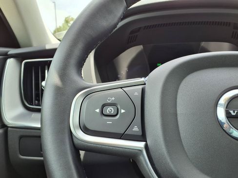 Certified 2024 Volvo XC60 B5 Core AWD/4WD image 28