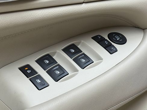 Used 2018 Cadillac Escalade Luxury image 25