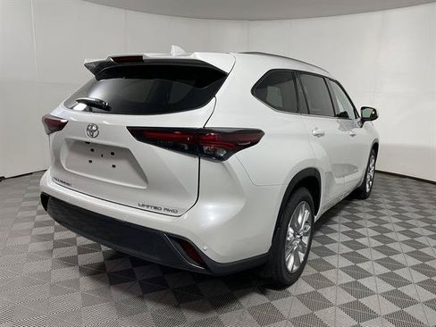 New 2026 Toyota Highlander Limited AWD/4WD image 7