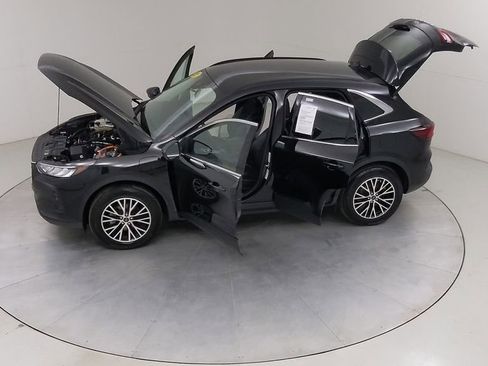 Certified 2025 Ford Escape SE w/ Class II Trailer Tow Package FWD image 52