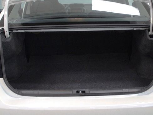 Used 2023 Subaru Impreza 2.0i Premium image 10