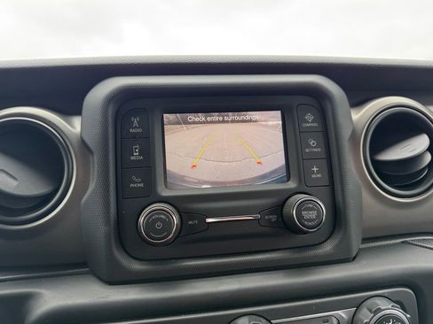 Used 2021 Jeep Wrangler Sport AWD/4WD image 18